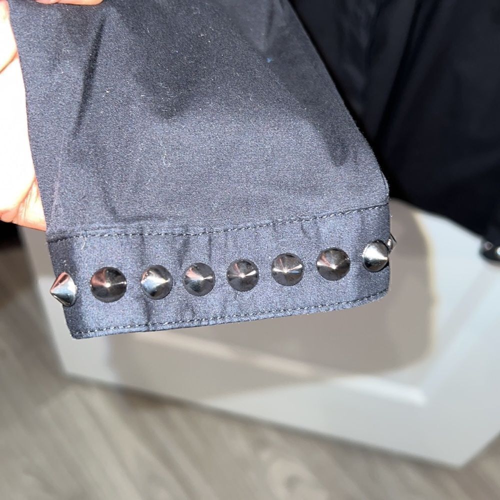 Women’s Burberry button down shirt - Picture 4 of 10